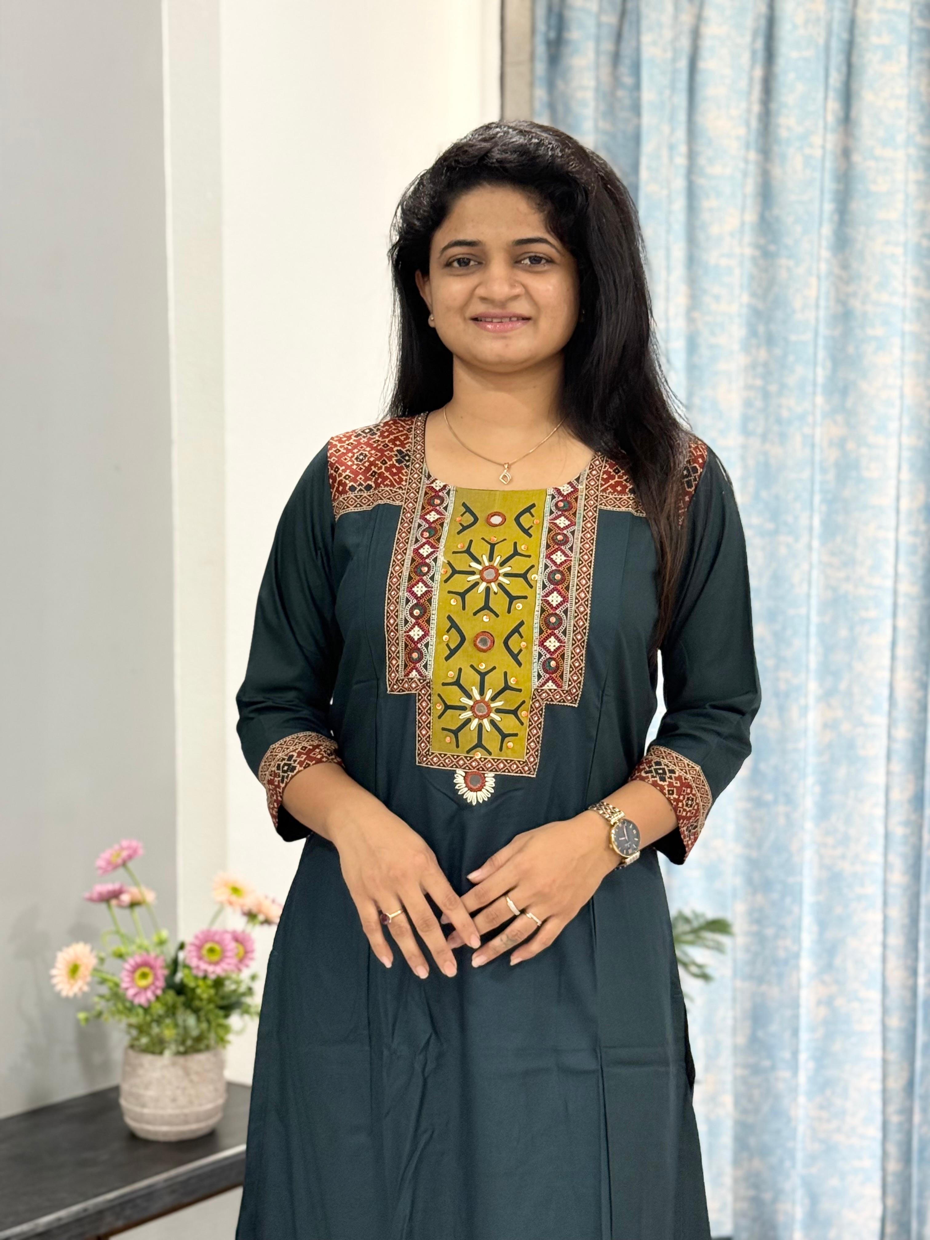 ROYAL AURA KURTA SET