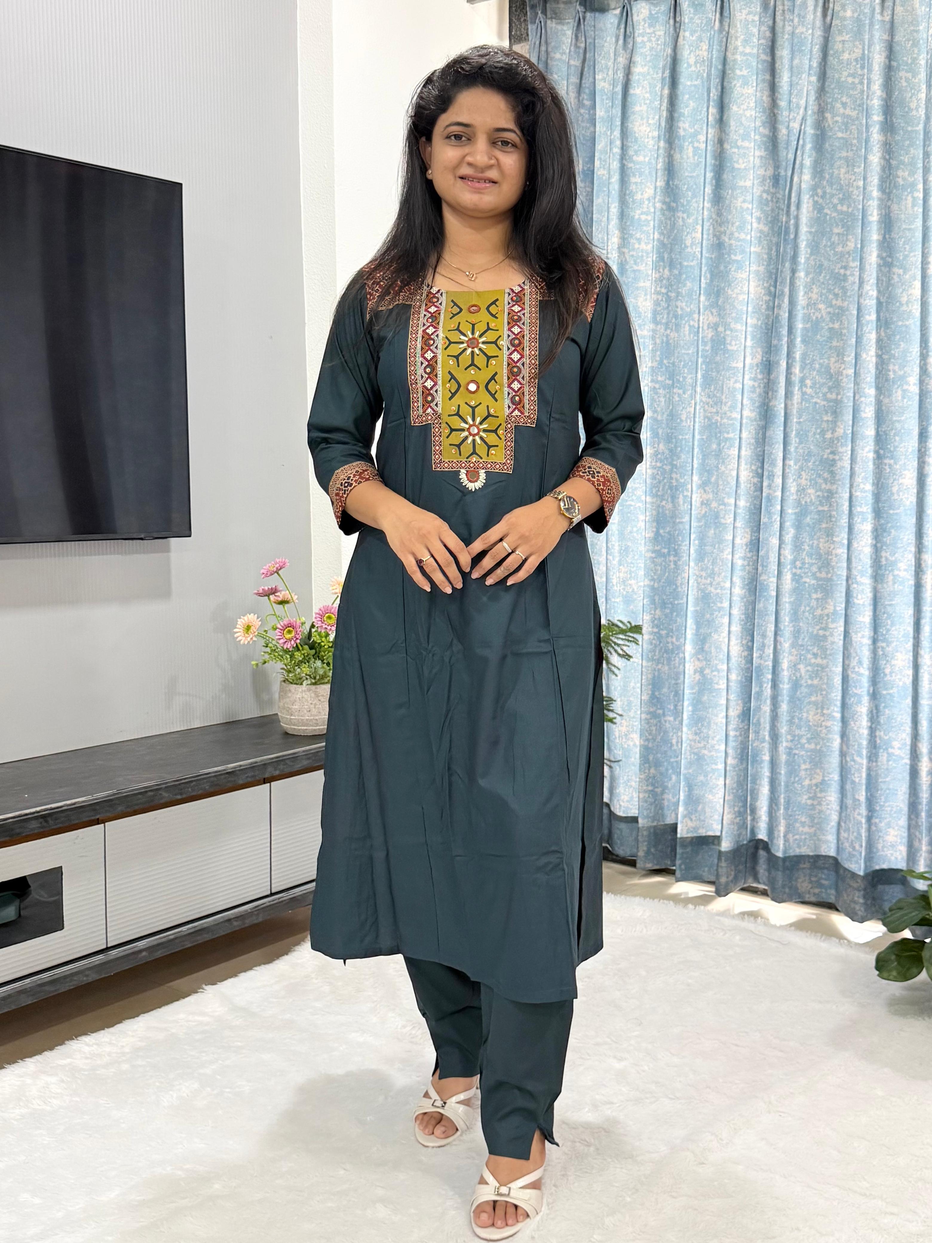 ROYAL AURA NAVRATRI KURTA SET