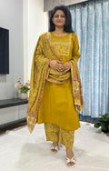 ZARIYA FLORl PREMIUM KURTA SET