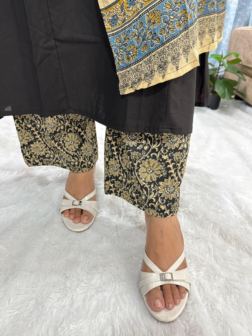 ZARIYA FLORl KURTA SET